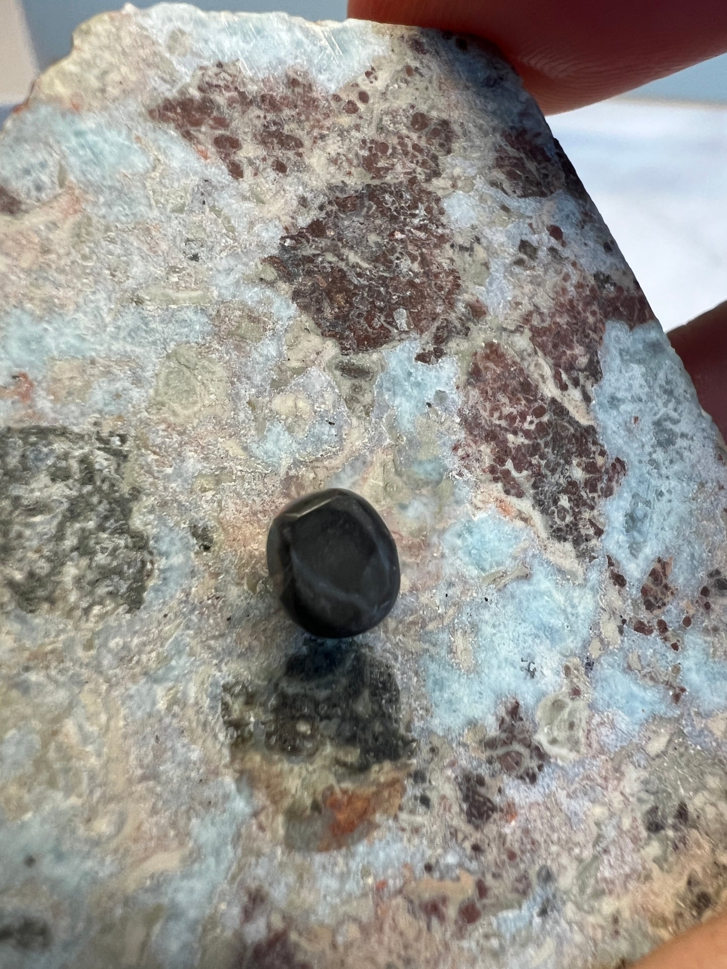 0.6 ct Black Opal