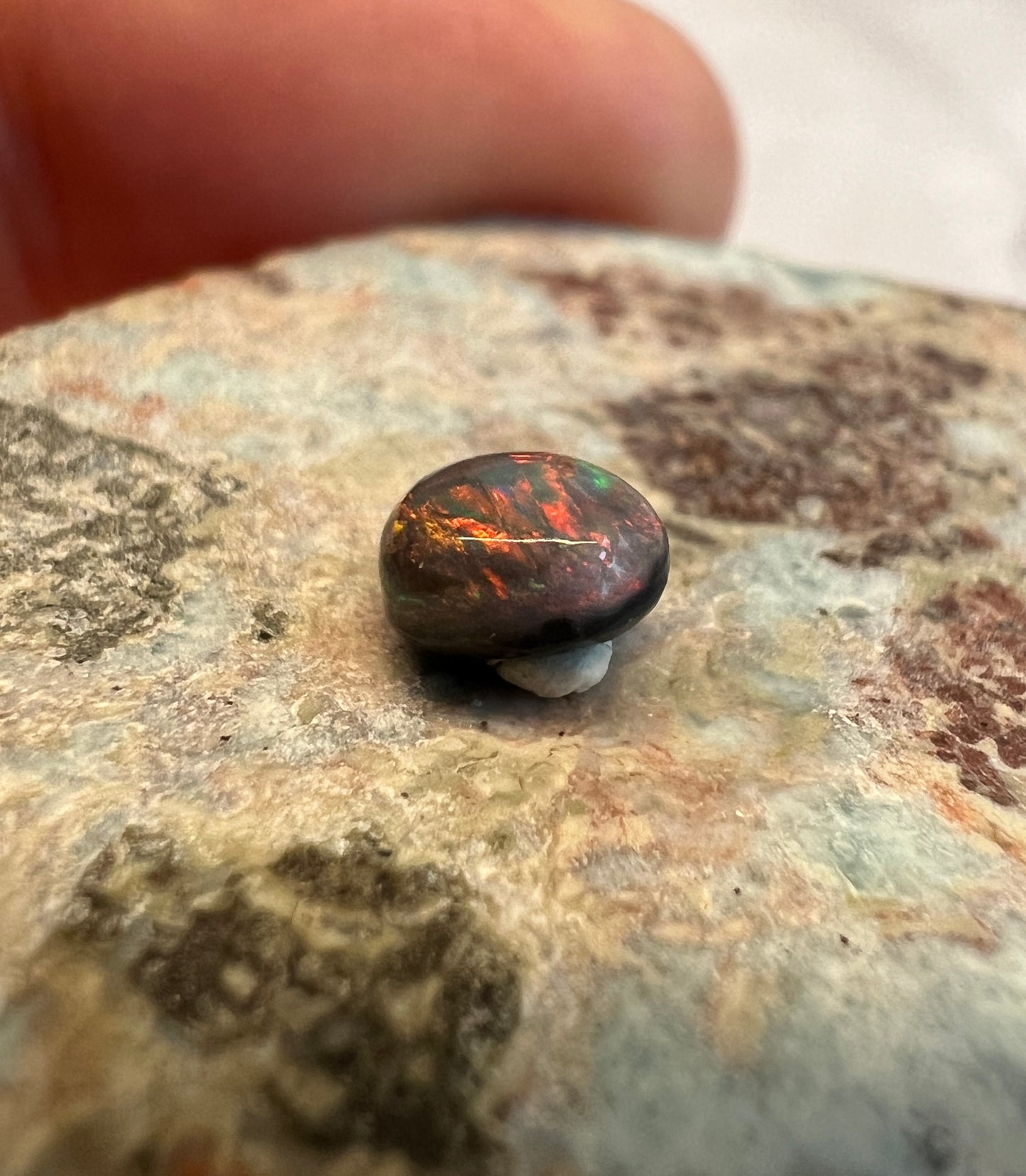 0.6 ct Black Opal