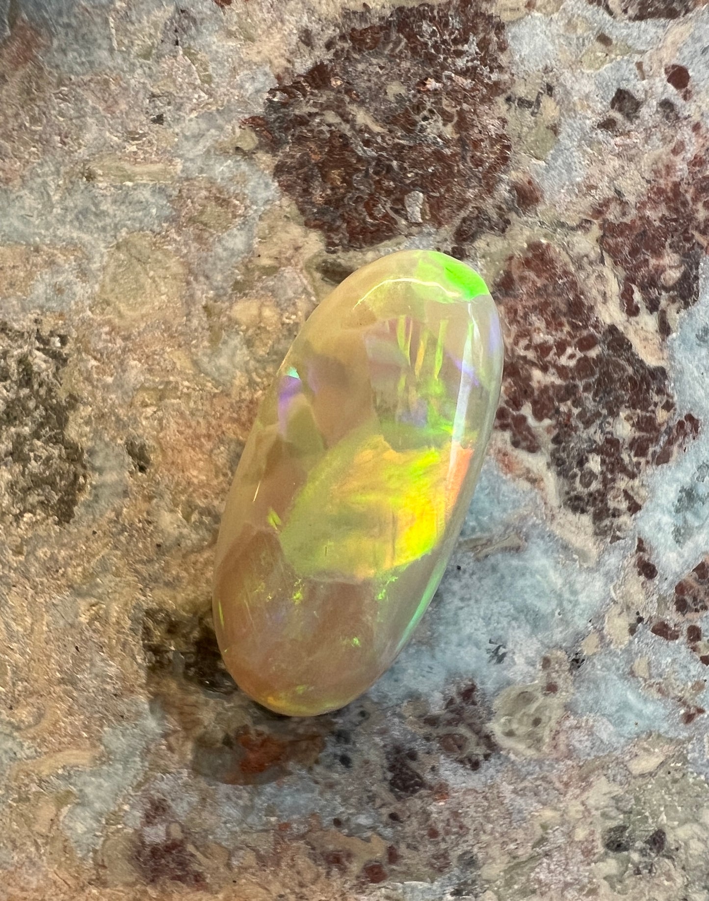 4.28 ct Light Opal