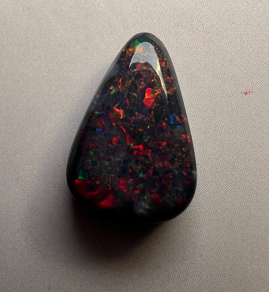 3.3 ct Black Opal