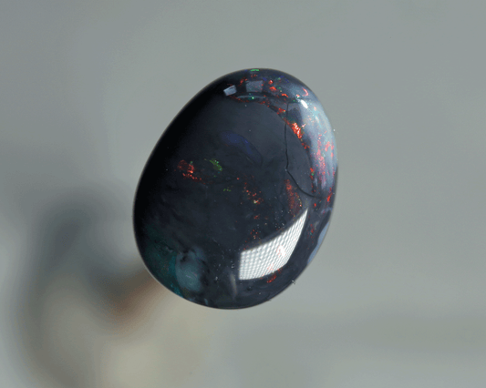 4.9 ct Black Opal